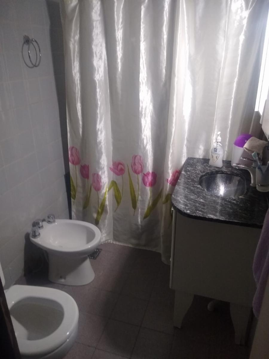 Venta de departamento de tres ambientes en Adrogué