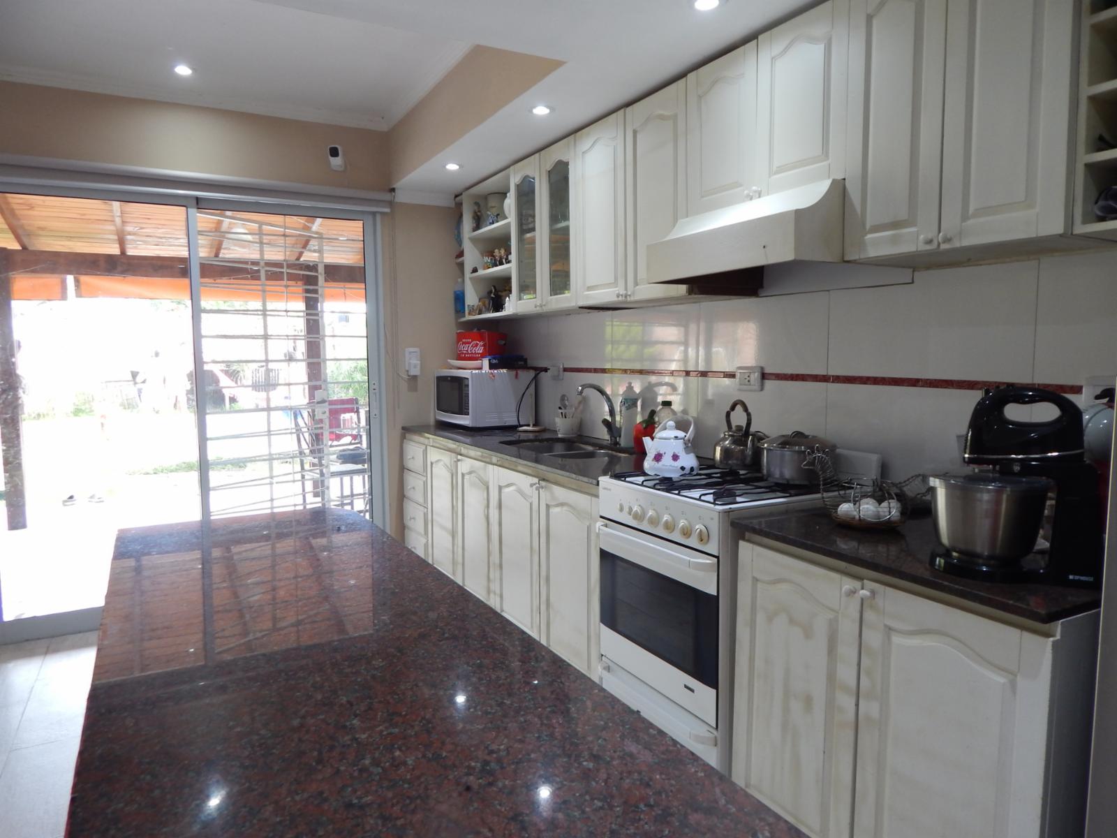 F DE LA BARRA 2985 · Iriondo — foto 4