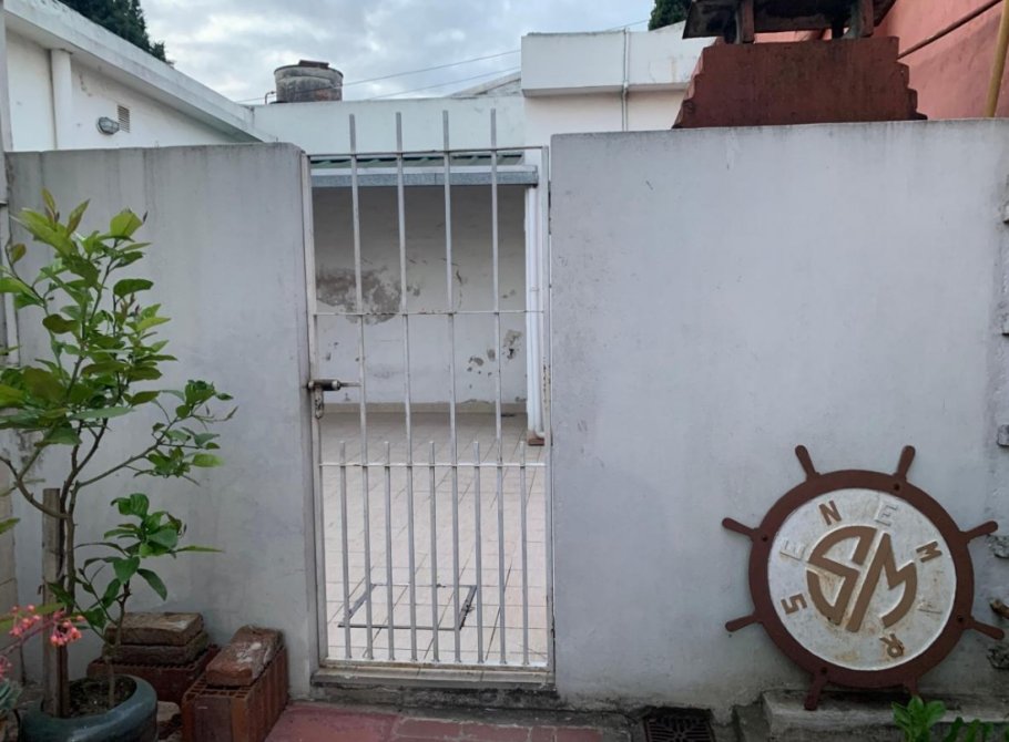RUBEN DE ROSAS 500 · Lomas De Zamora — foto 22