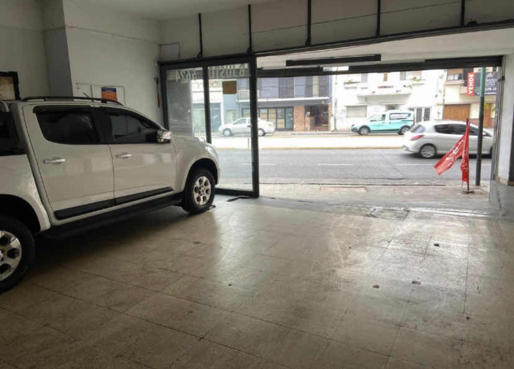Juna B Justo 5600 · Flores — foto 4