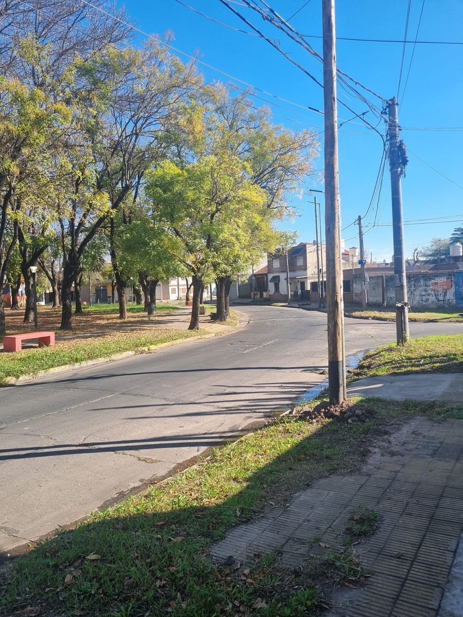 TRIPLEX EN VENTA FRENTE A PLAZA CATTANEO