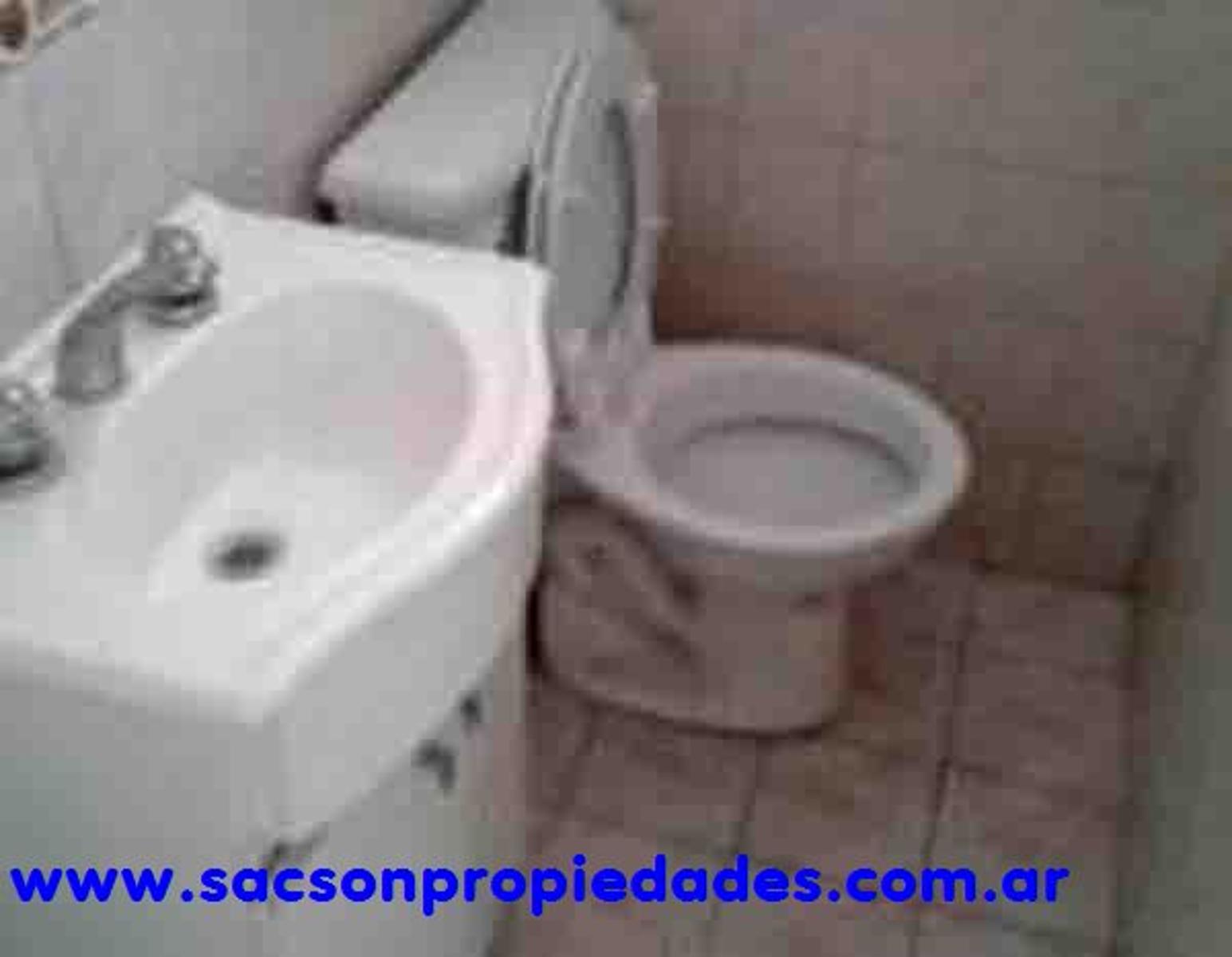 Virrey M De Loreto al 2400 · Morón — foto 7