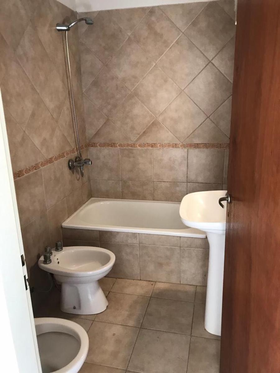 Castro Cambon 215 · Morón — foto 7
