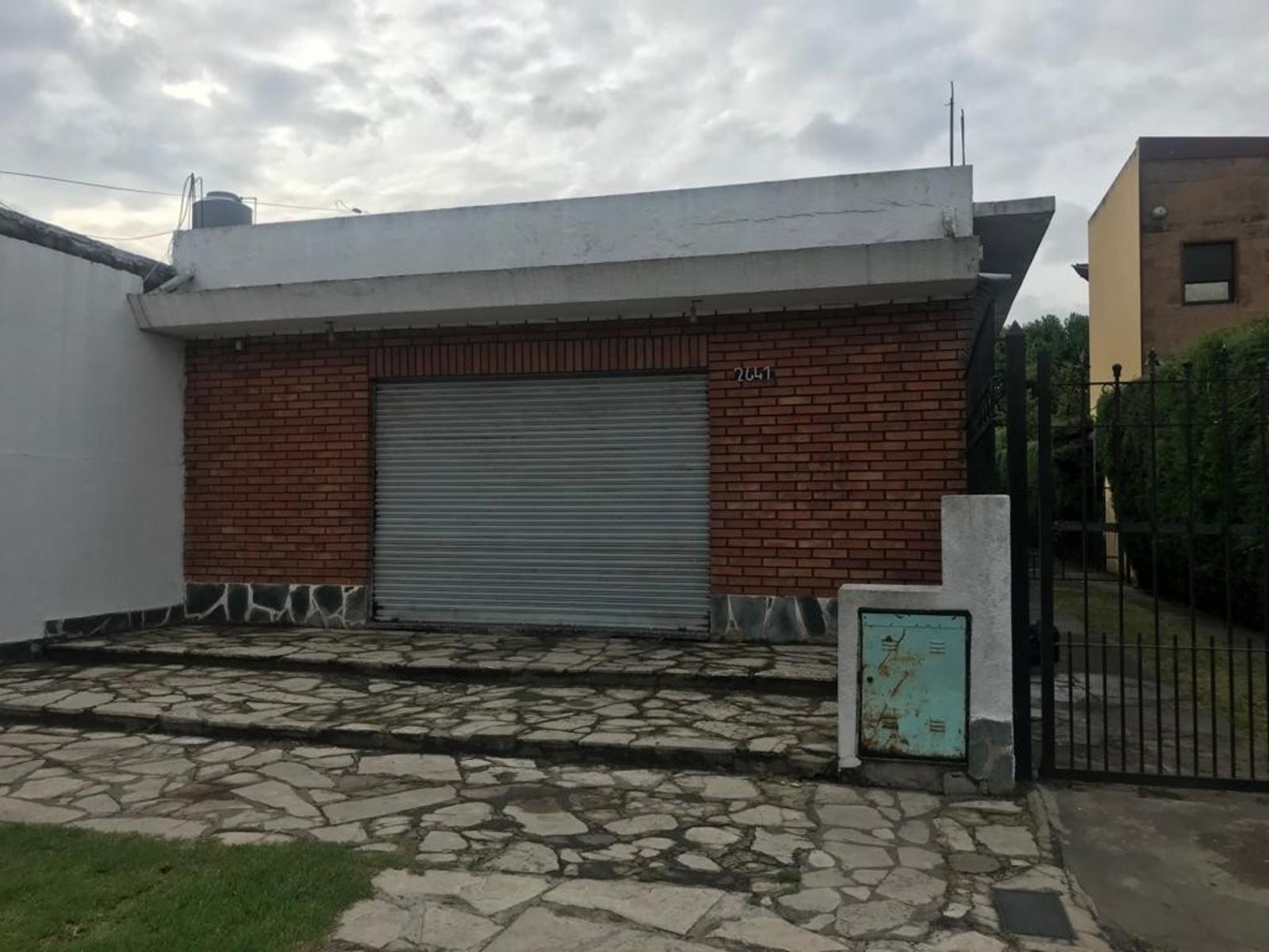Alquiler de amplio local en José Mármol