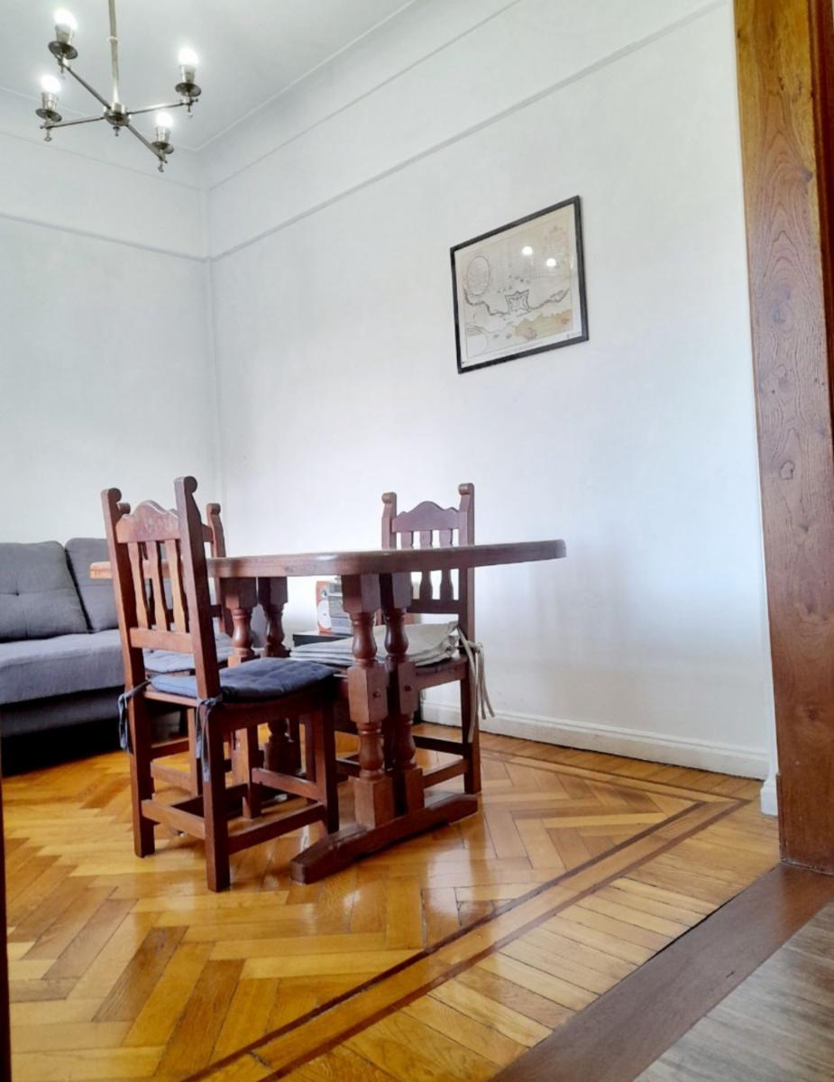 Semipiso / Departamento De Dos Ambientes En Venta En Villa Crespo.-