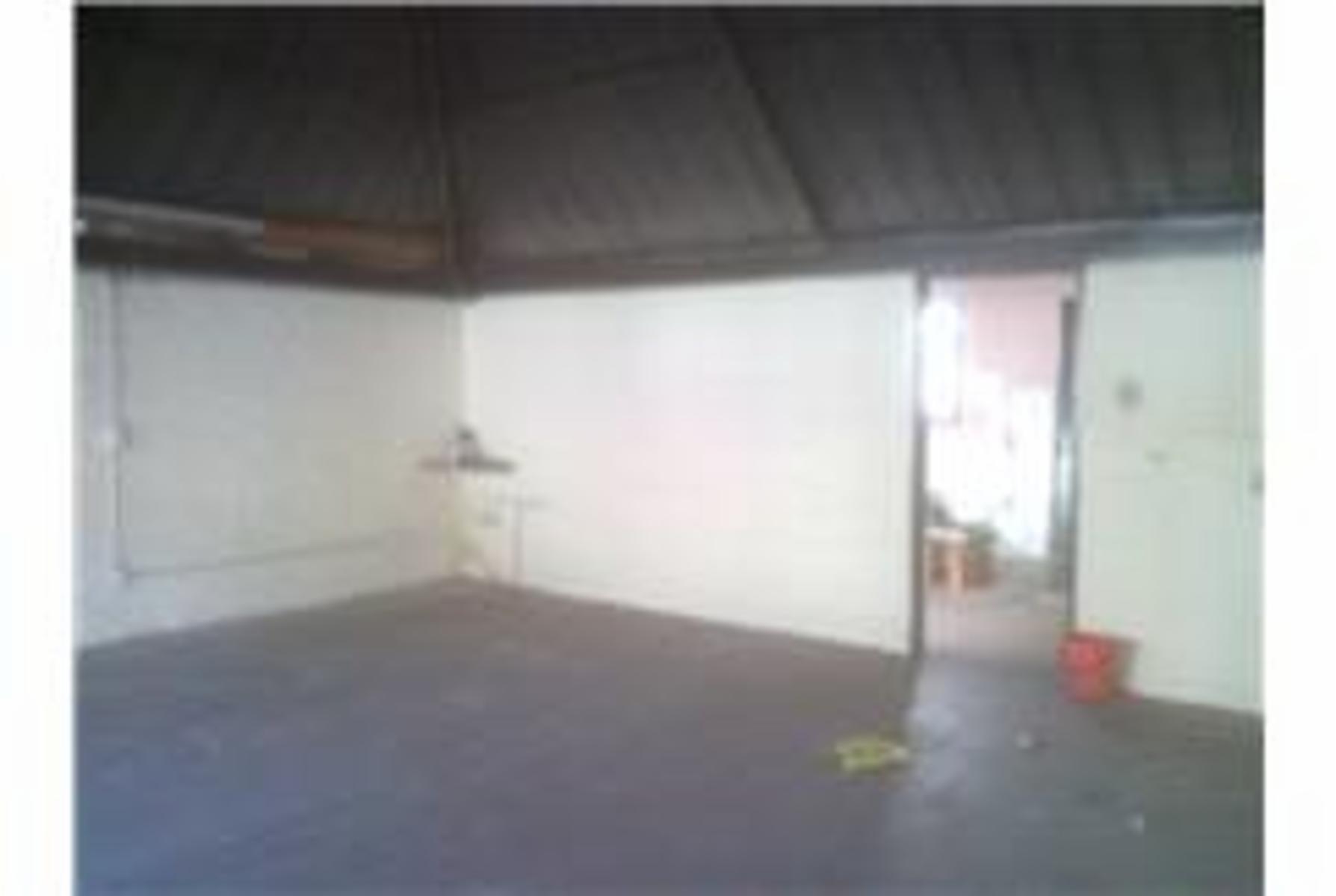 AV, JUAN 23 351 · Lomas De Zamora — foto 4