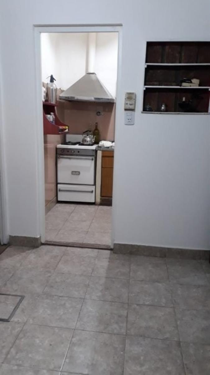 LITUANIA 1238 · Lanús — foto 7
