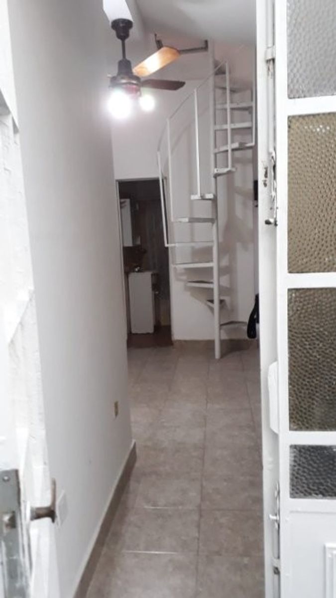 LITUANIA 1238 · Lanús — foto 9