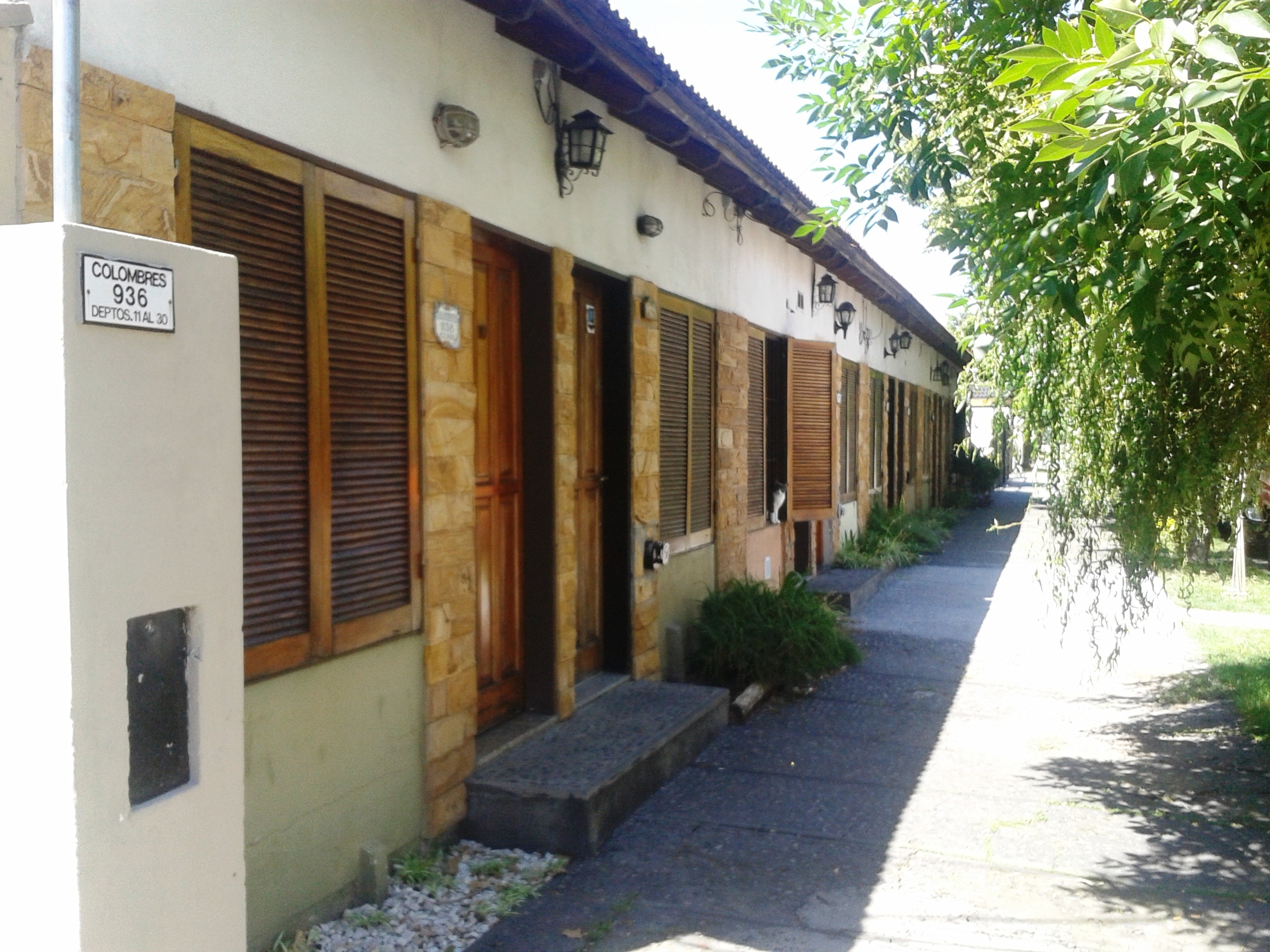 Colombres al 900 · Morón — foto 4
