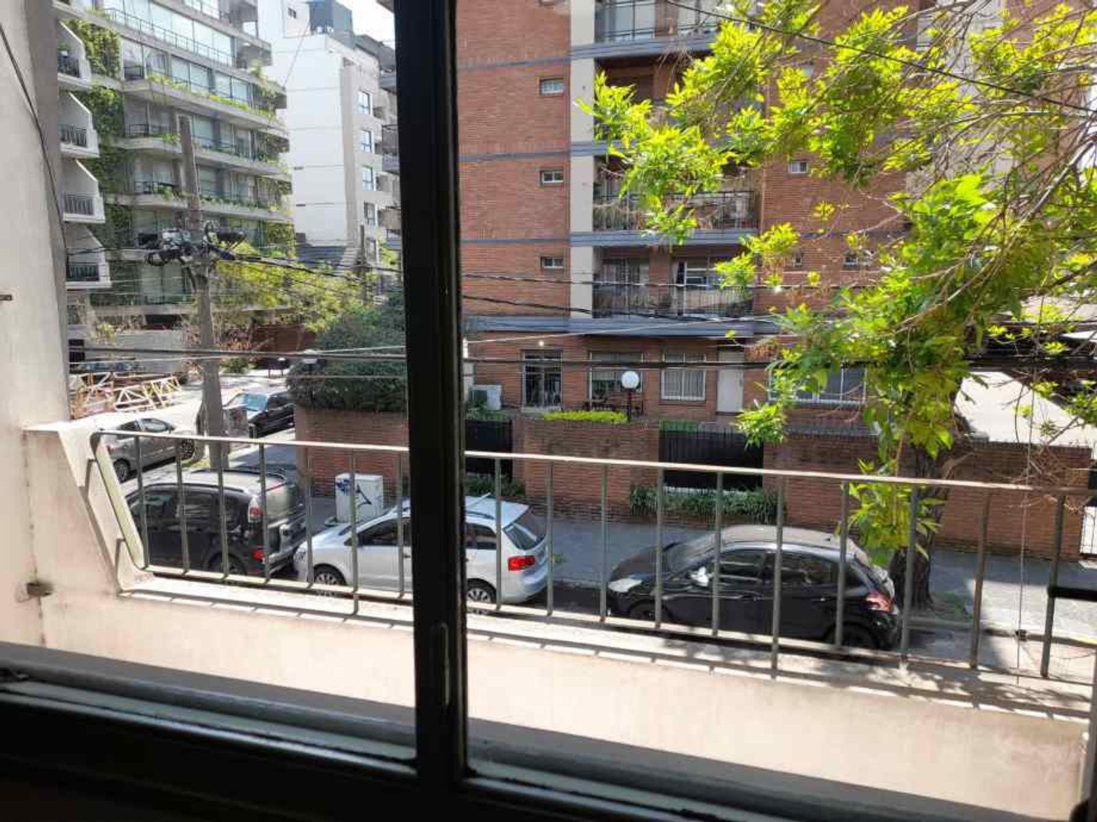 Francia 2400 · Morón — foto 8