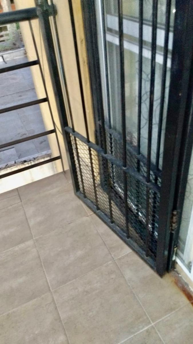Crisologo Larralde 100 · Morón — foto 27