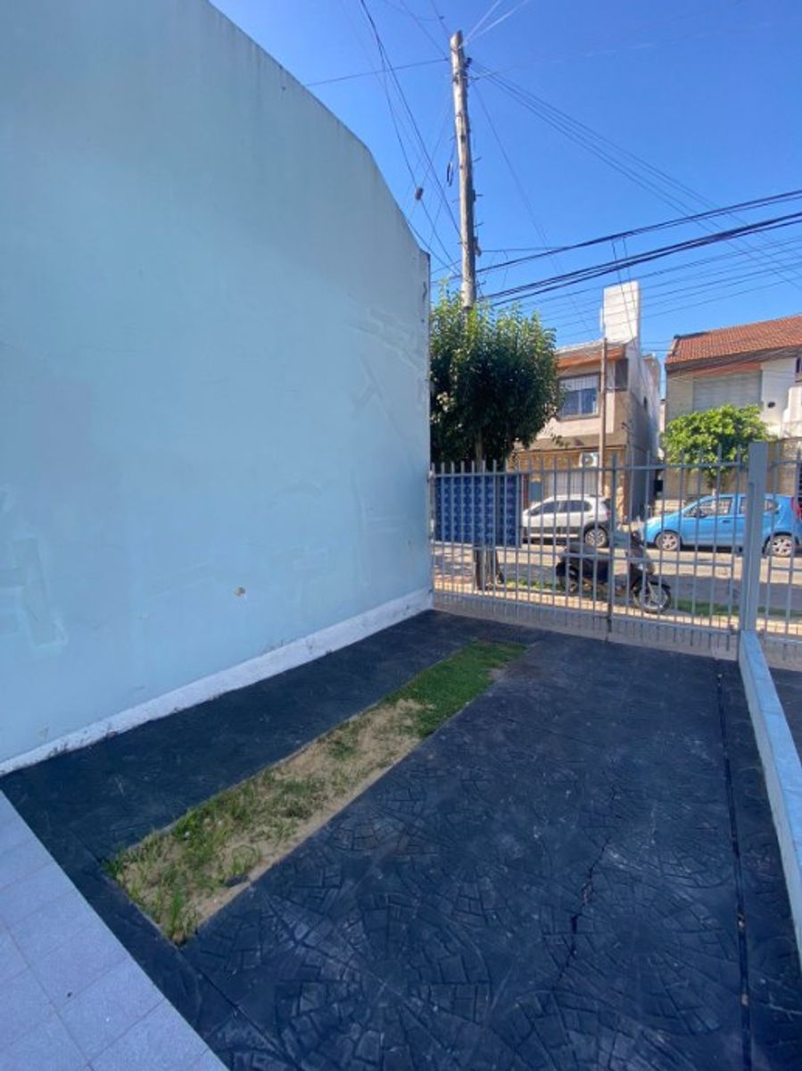 Luis Maria Campos 625 PB · Morón — foto 3