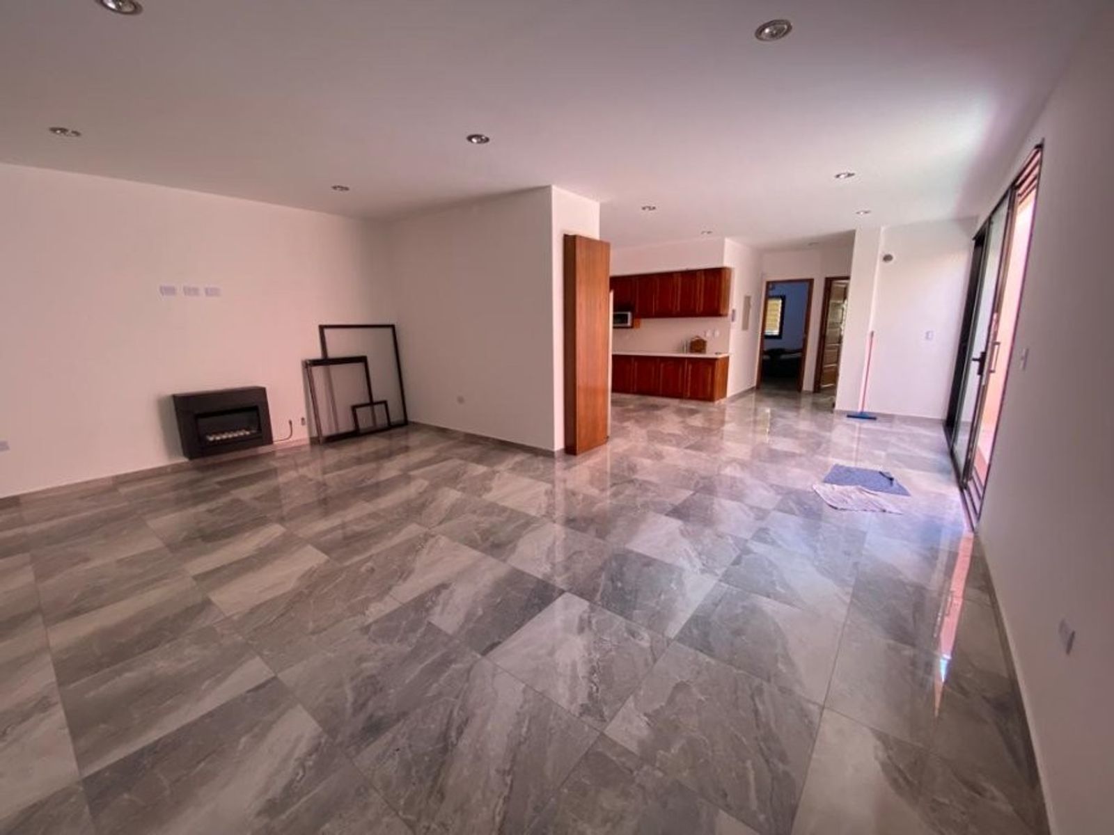 CASA DE 3 AMBIENTES EN VENTA - MORON NORTE