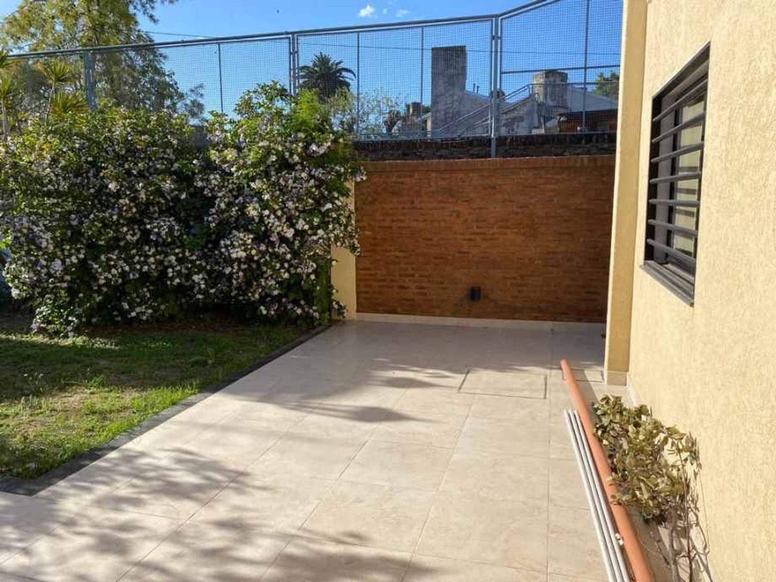 Int Grant 535 · Morón — foto 17