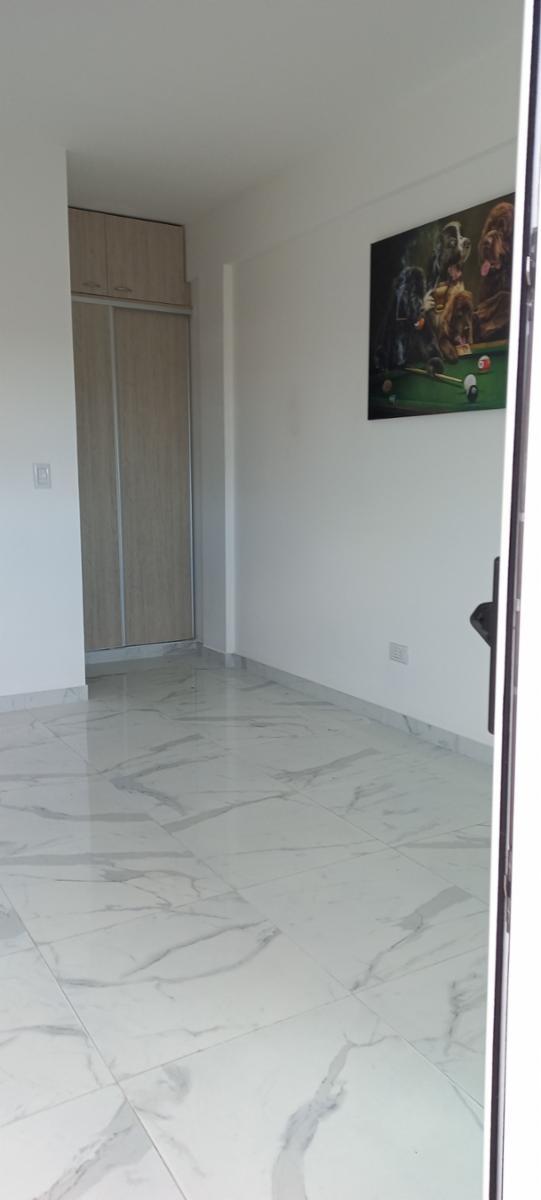 LAVALLOL 813 · Lanús — foto 3