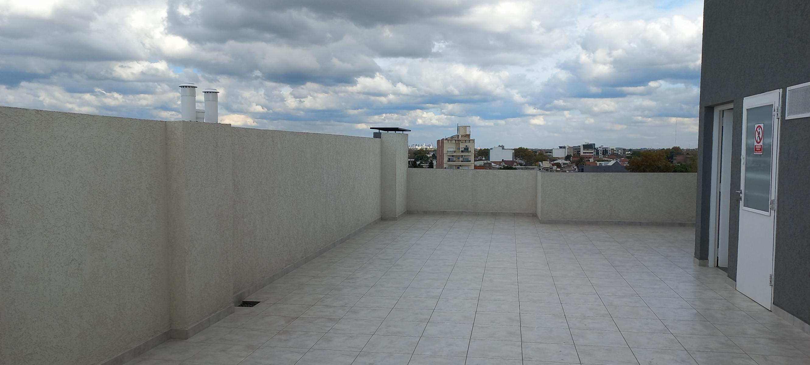 LAVALLOL 813 · Lanús — foto 9