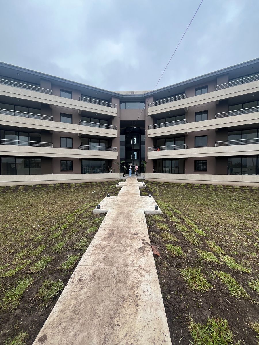 VENTA DEPARTAMENTO DOS DORMITORIOS CON BALCON EN L Y COCHERA