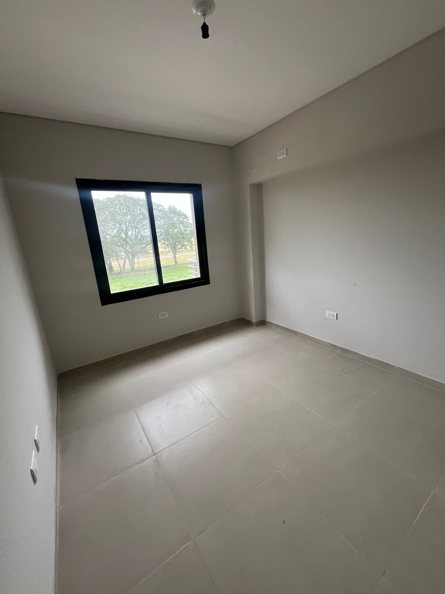 VENTA DEPARTAMENTO DOS DORMITORIOS CON BALCON EN L Y COCHERA · Lules — foto 11