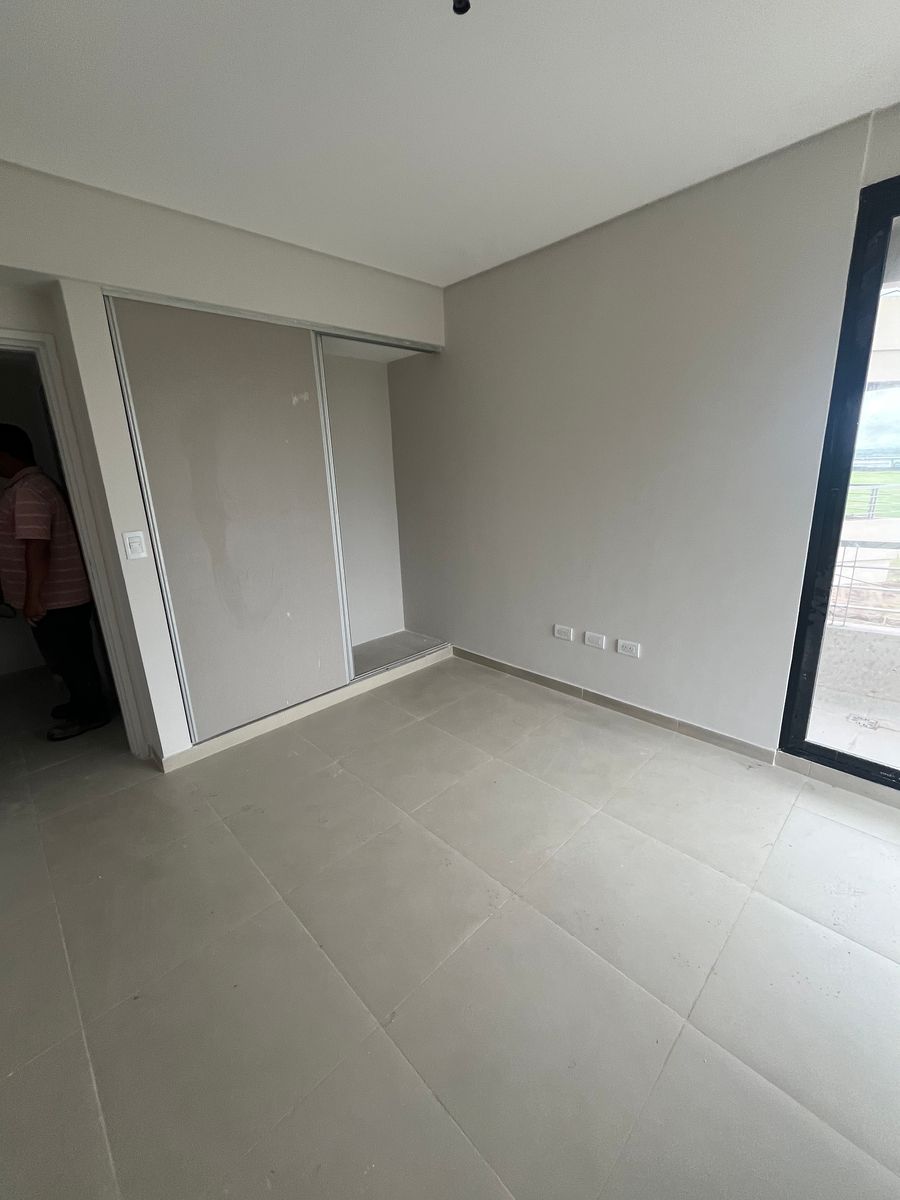 VENTA DEPARTAMENTO DOS DORMITORIOS CON BALCON EN L Y COCHERA · Lules — foto 12