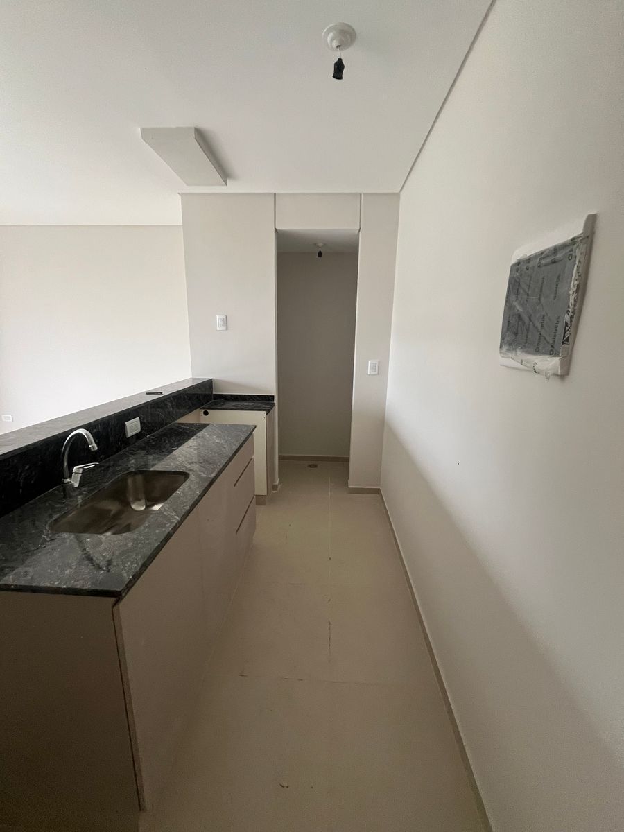 VENTA DEPARTAMENTO DOS DORMITORIOS CON BALCON EN L Y COCHERA · Lules — foto 5