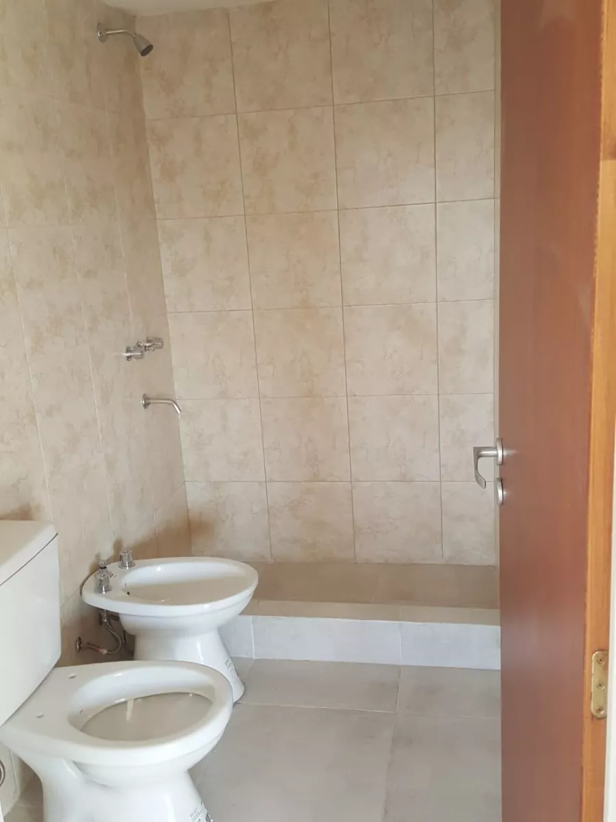 AVDA. RIVADAVIA 28500 · Morón — foto 3