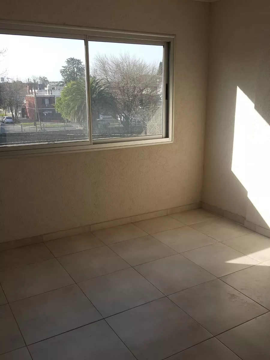 AVDA. RIVADAVIA 28500 · Morón — foto 4