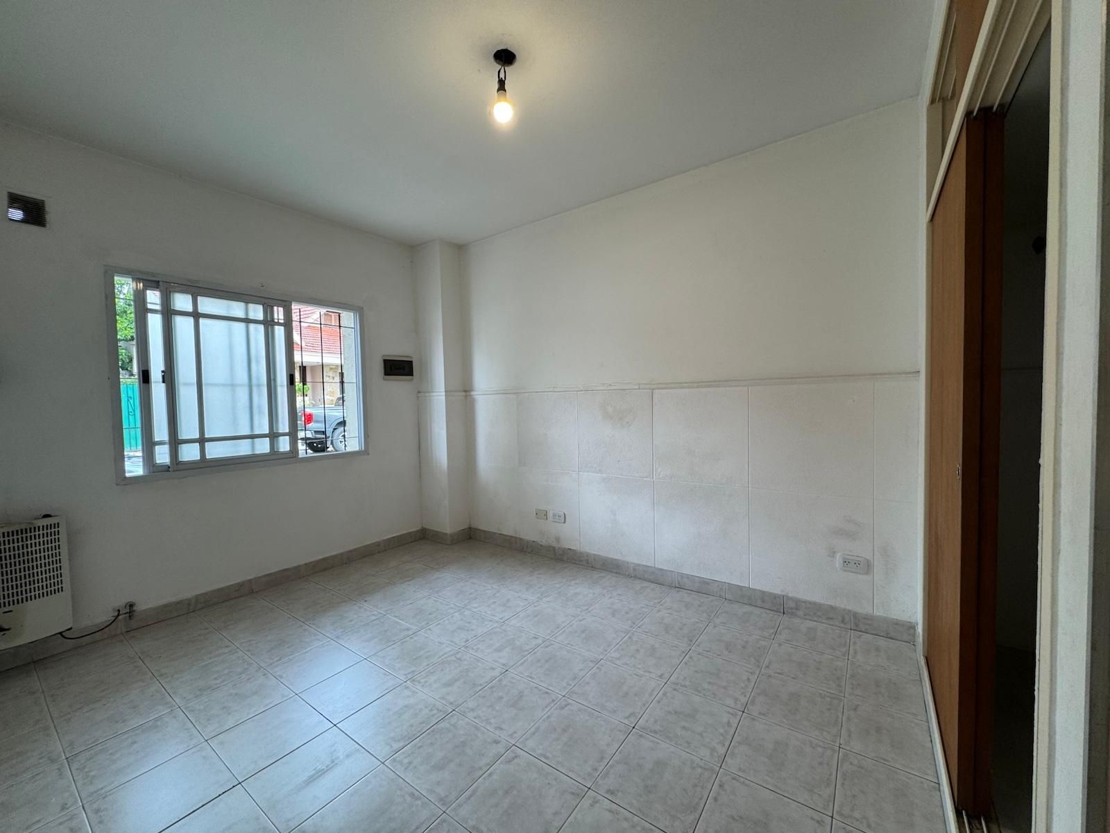 GELLY Y OBES 517 · Morón — foto 6