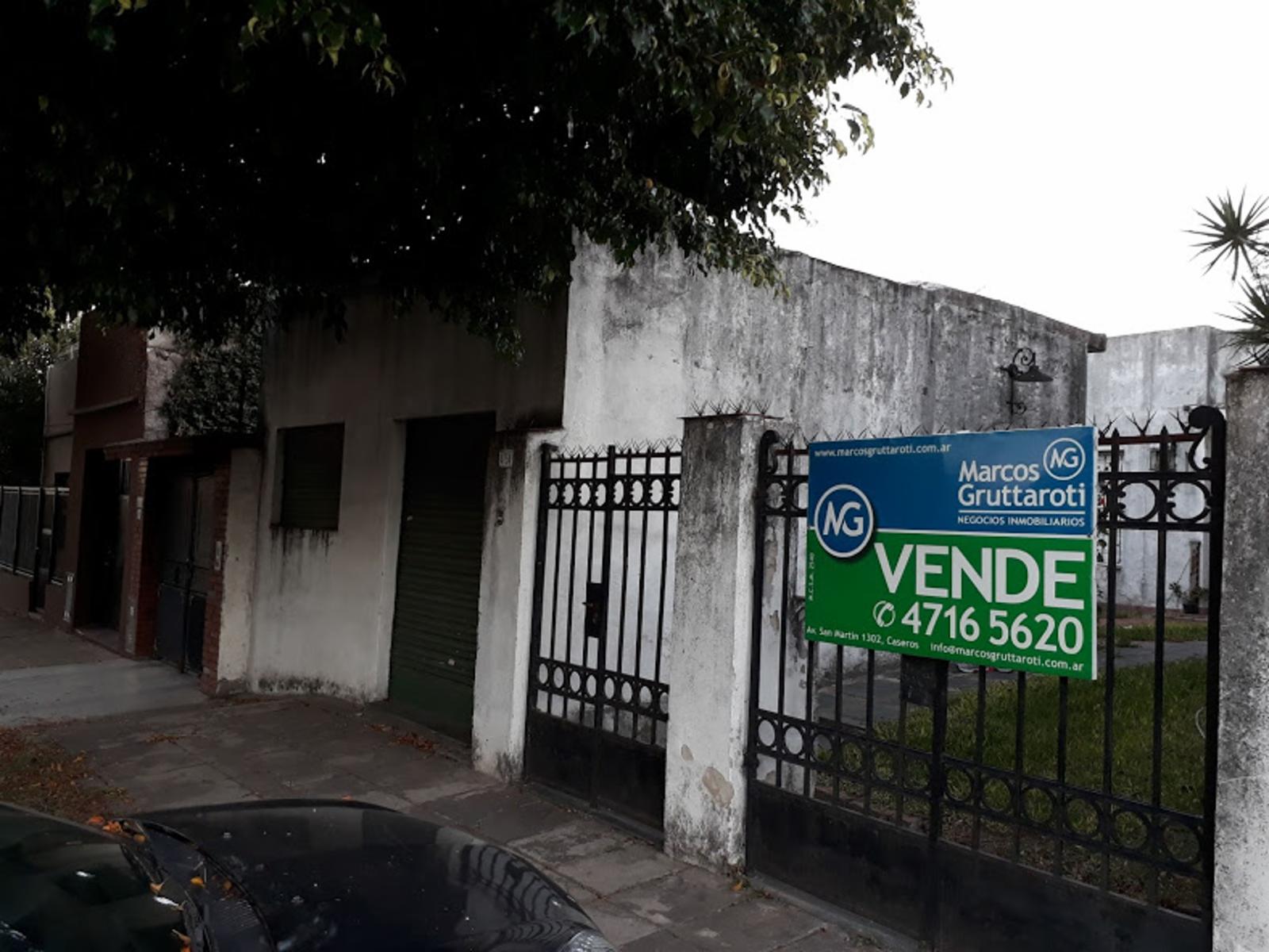 MUY BUENA CASA DE 3 AMBIENTES CON LOCAL