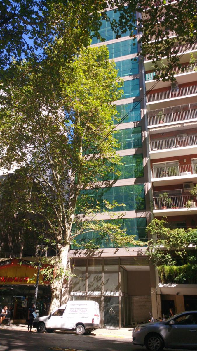 EXCELENTE EDIFICIO EN BLOCK- PLANTA LIBRES CON COCHERAS
