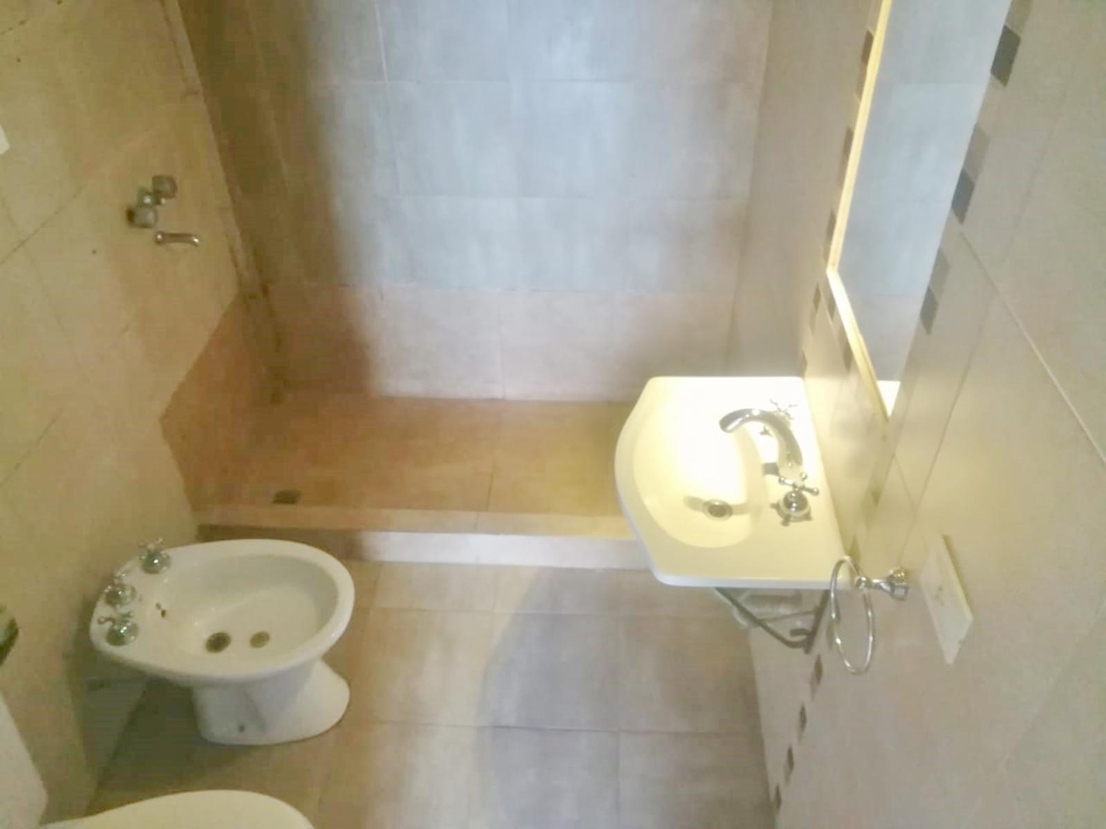 Ortiz de Rosas 600 · Morón — foto 6
