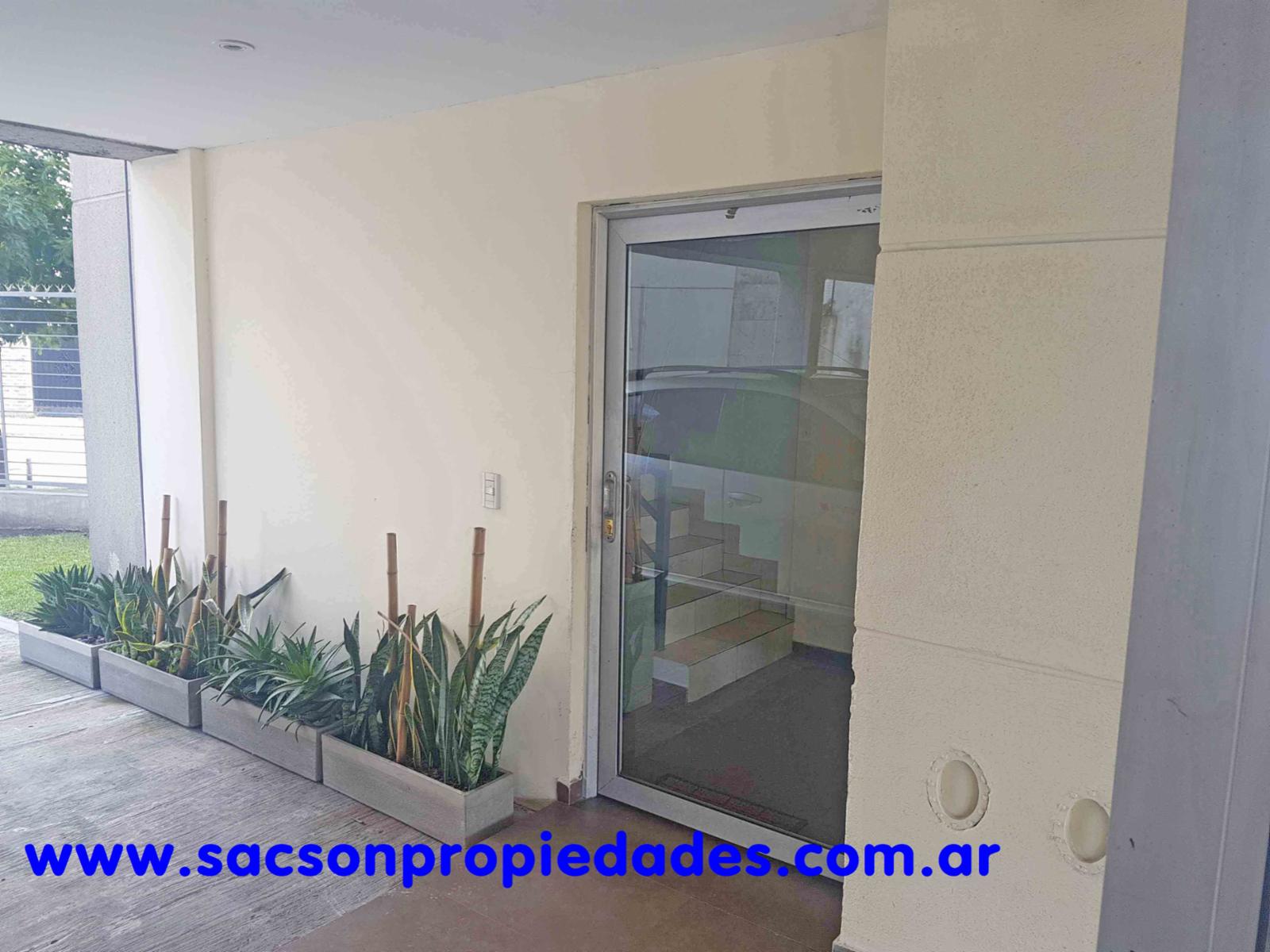 Av.Pte Peron al 2800 · Morón — foto 3