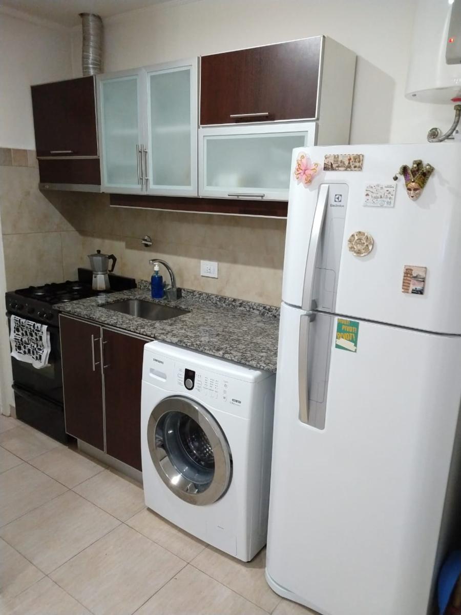 GELLY Y OBES 1247 · Morón — foto 3