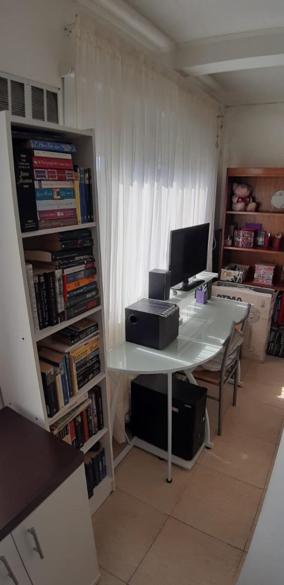 GELLY Y OBES 1247 · Morón — foto 5