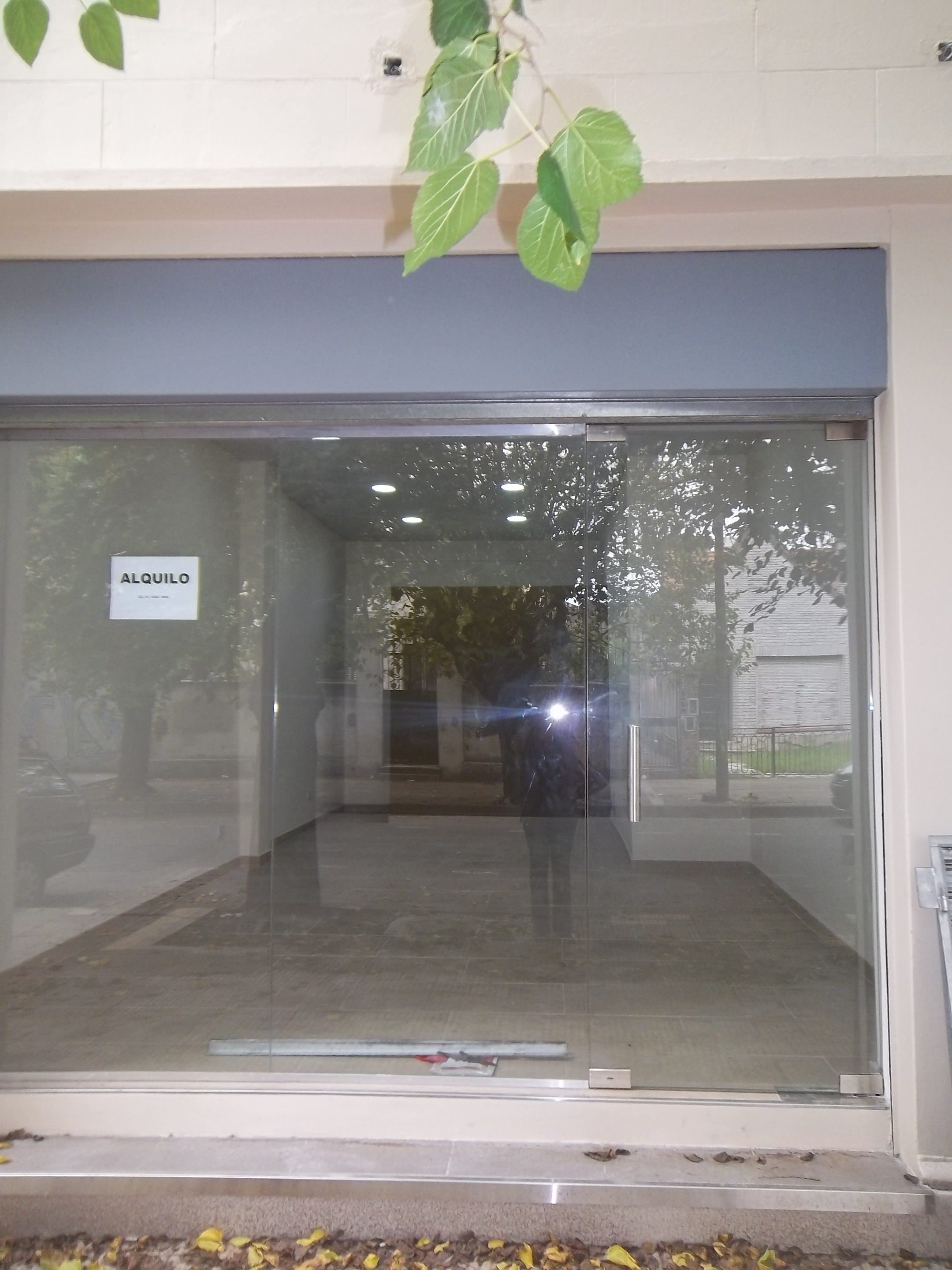 Alem 745 · Morón — foto 4