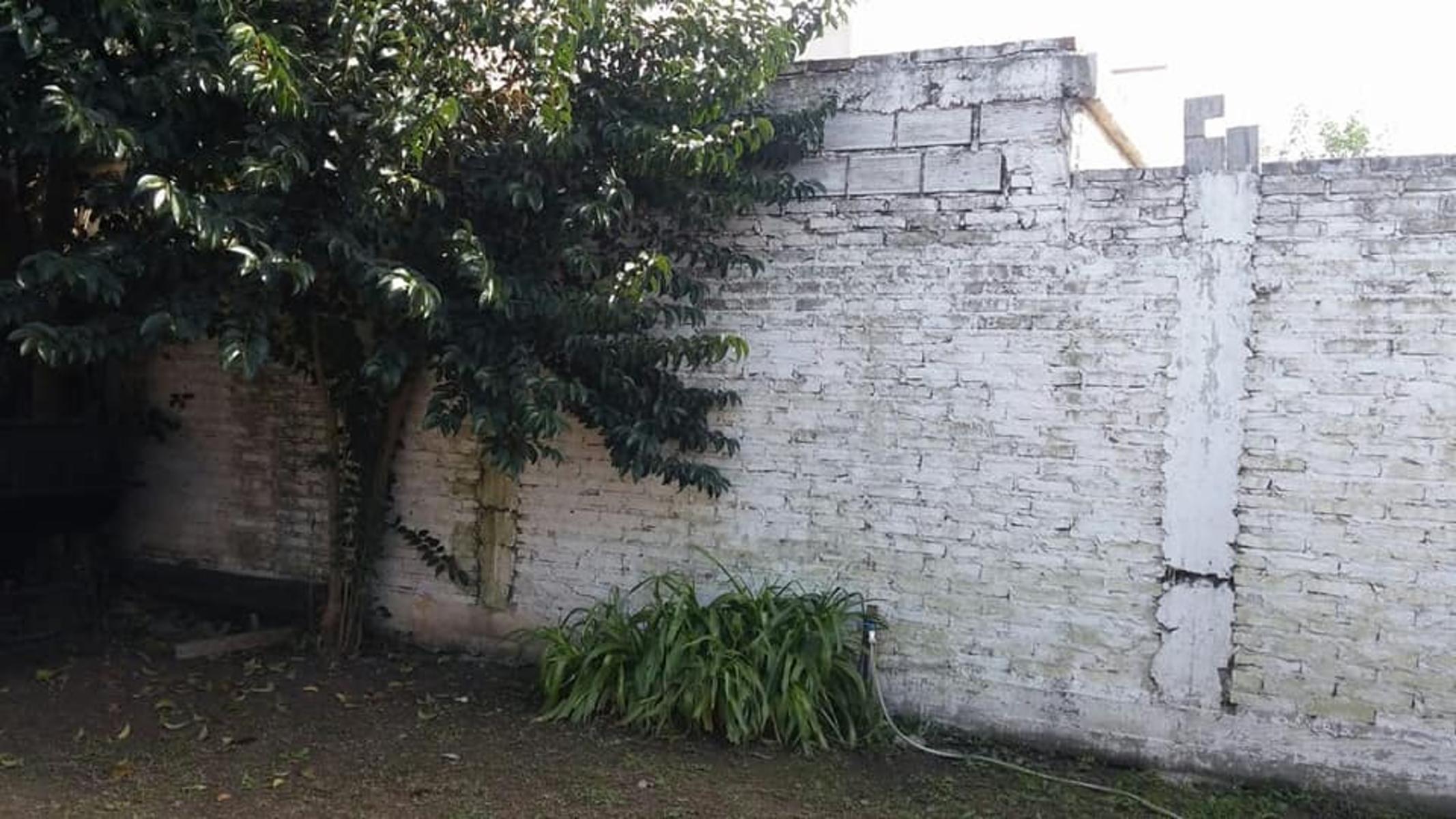 CALLE 1311 Nº 79 · Florencio Varela — foto 3