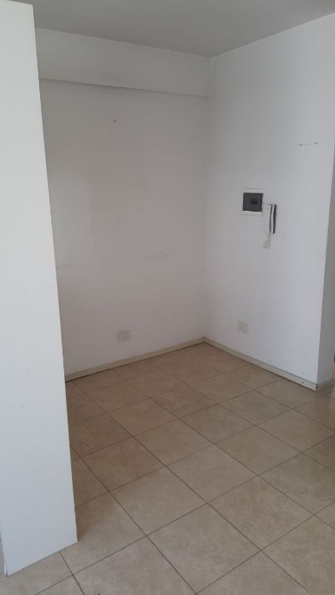 LARRALDE 1377 · Morón — foto 4