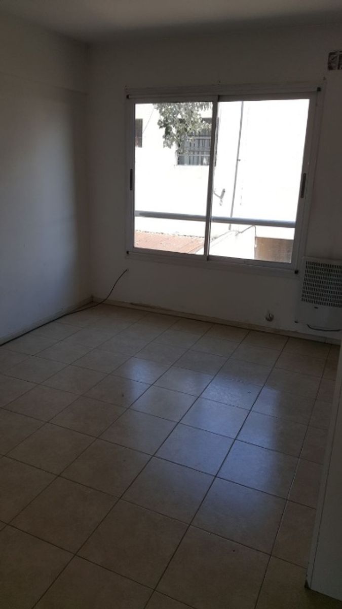 LARRALDE 1377 · Morón — foto 5