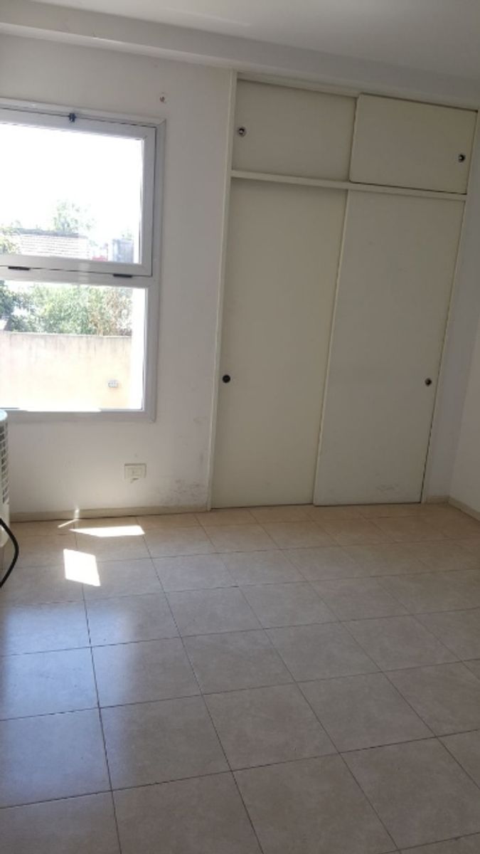 LARRALDE 1377 · Morón — foto 9