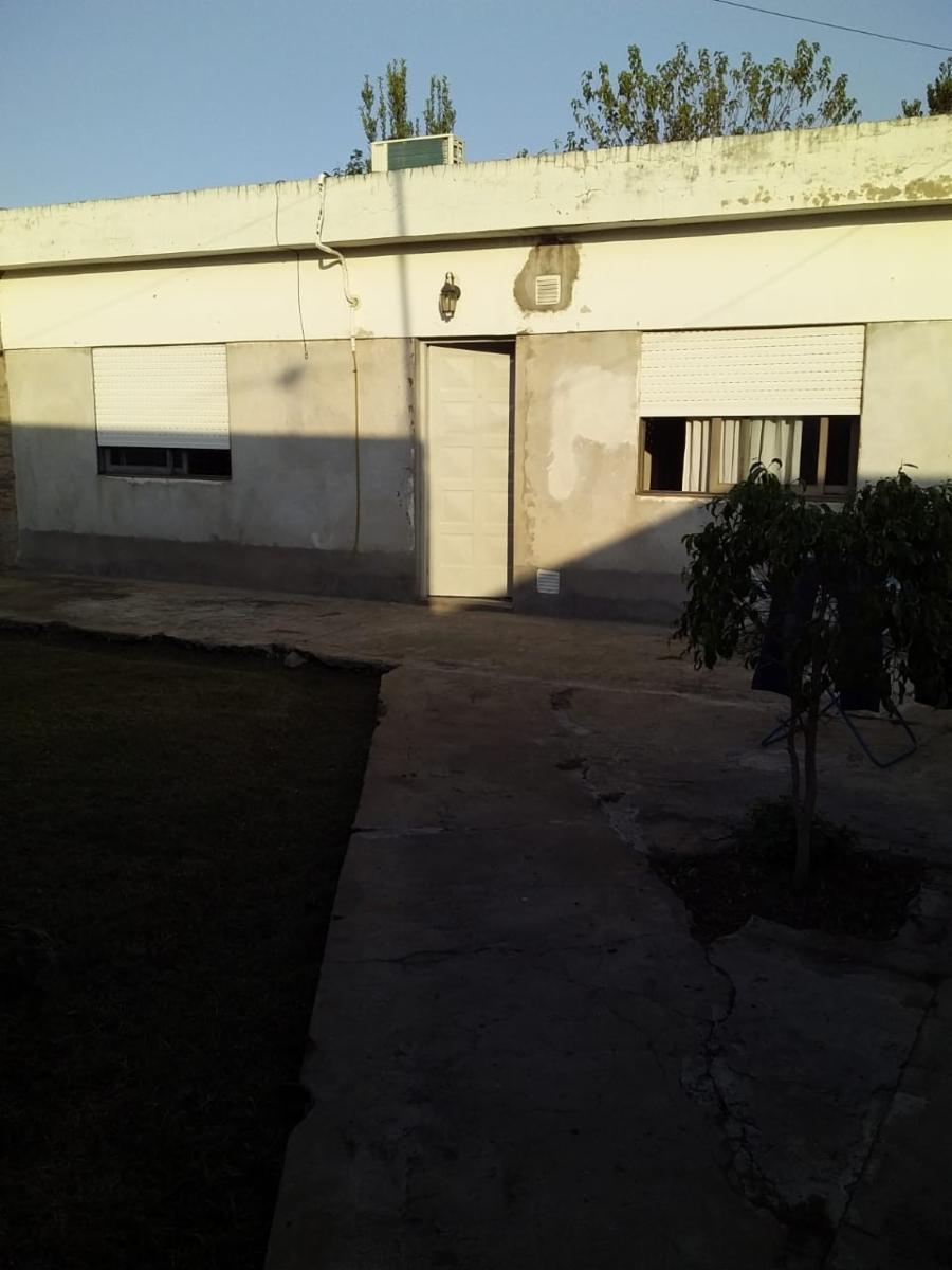EXCELENTE PROPIEDAD DE TRES AMBIENTES MAS LOCAL COMERCIAL CON PROYECCION AEREA EN MUY BUENA UBICACION EN GARIN