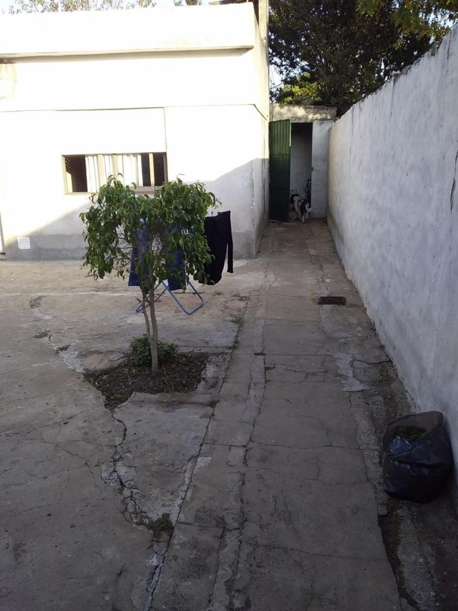 CALLE 2 DE ABRIL 2600 · Escobar — foto 5
