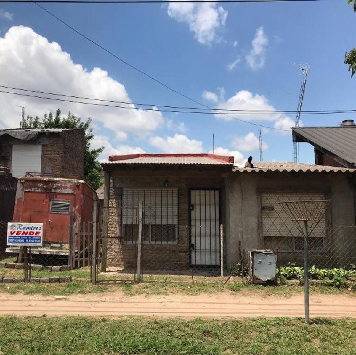 2 Casas en Venta. A 400 mts. Ruta 25 - Moreno