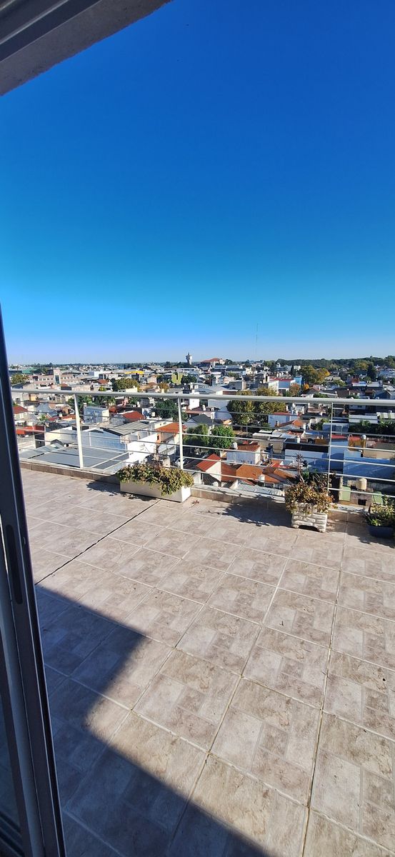 Av. Presidente Peron 4070 · San Martín — foto 3