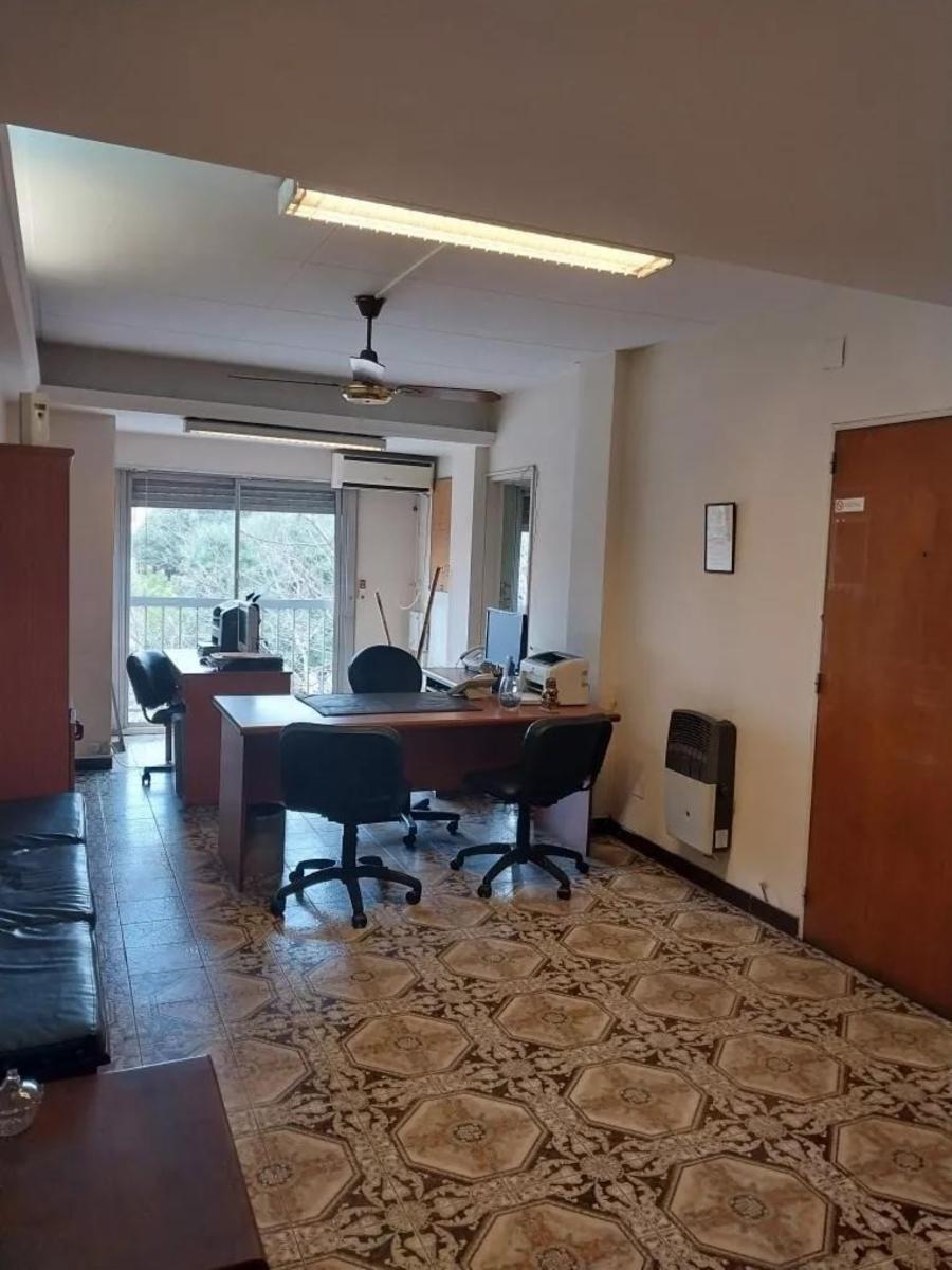 25 de  Mayo 23 · Morón — foto 6