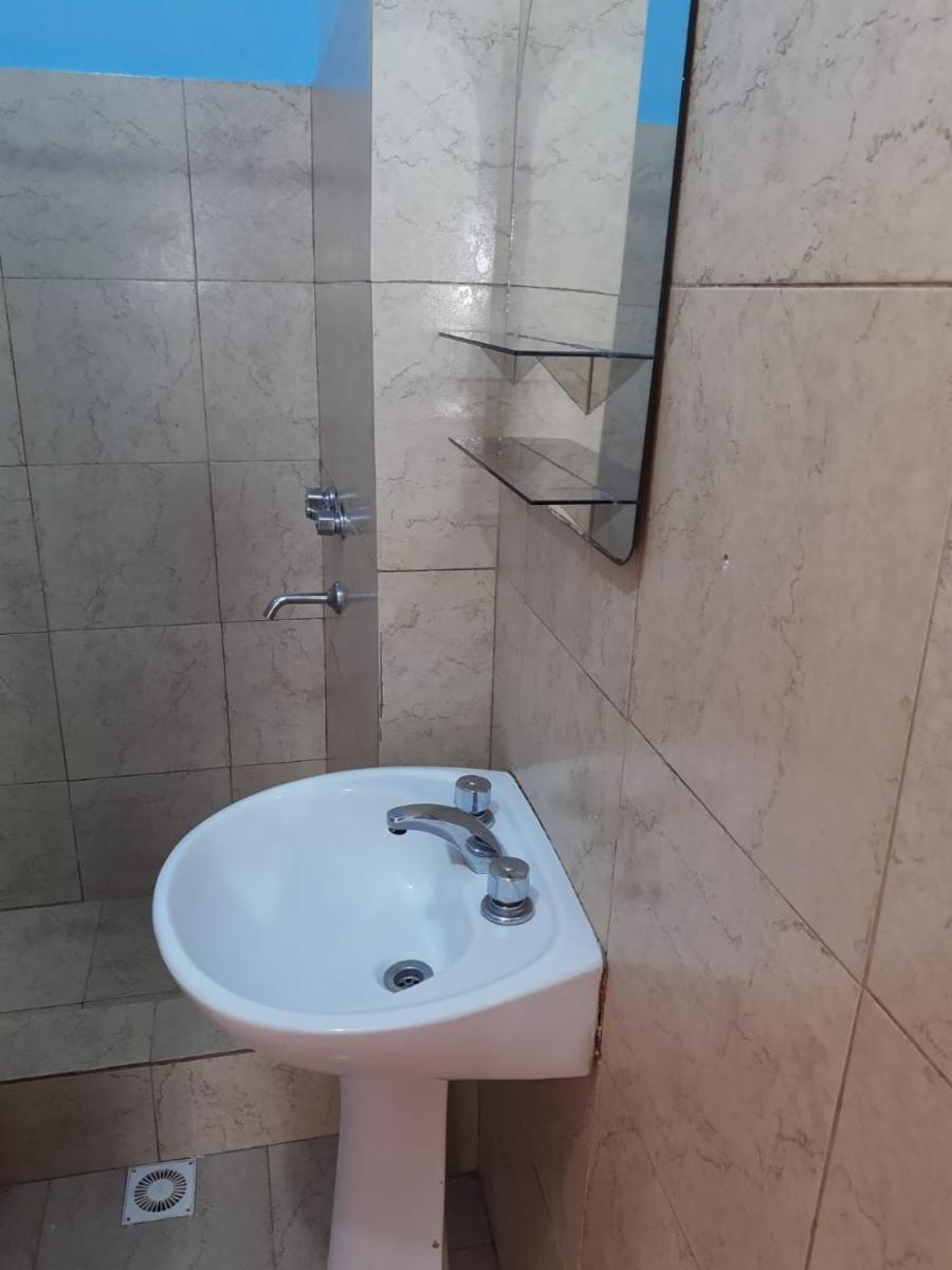 Robinson 1800 · Almirante Brown — foto 8