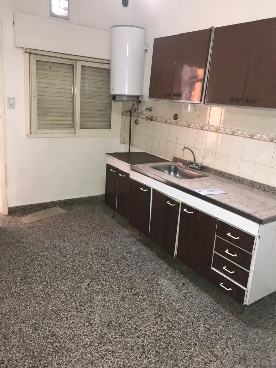 Chanas 1195 · Morón — foto 9