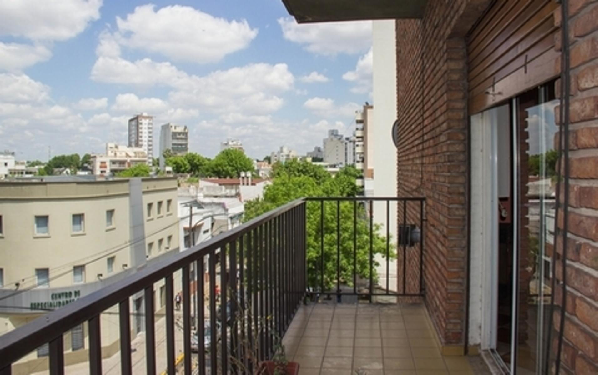 Villa Luro 3 ambientes con baulera
