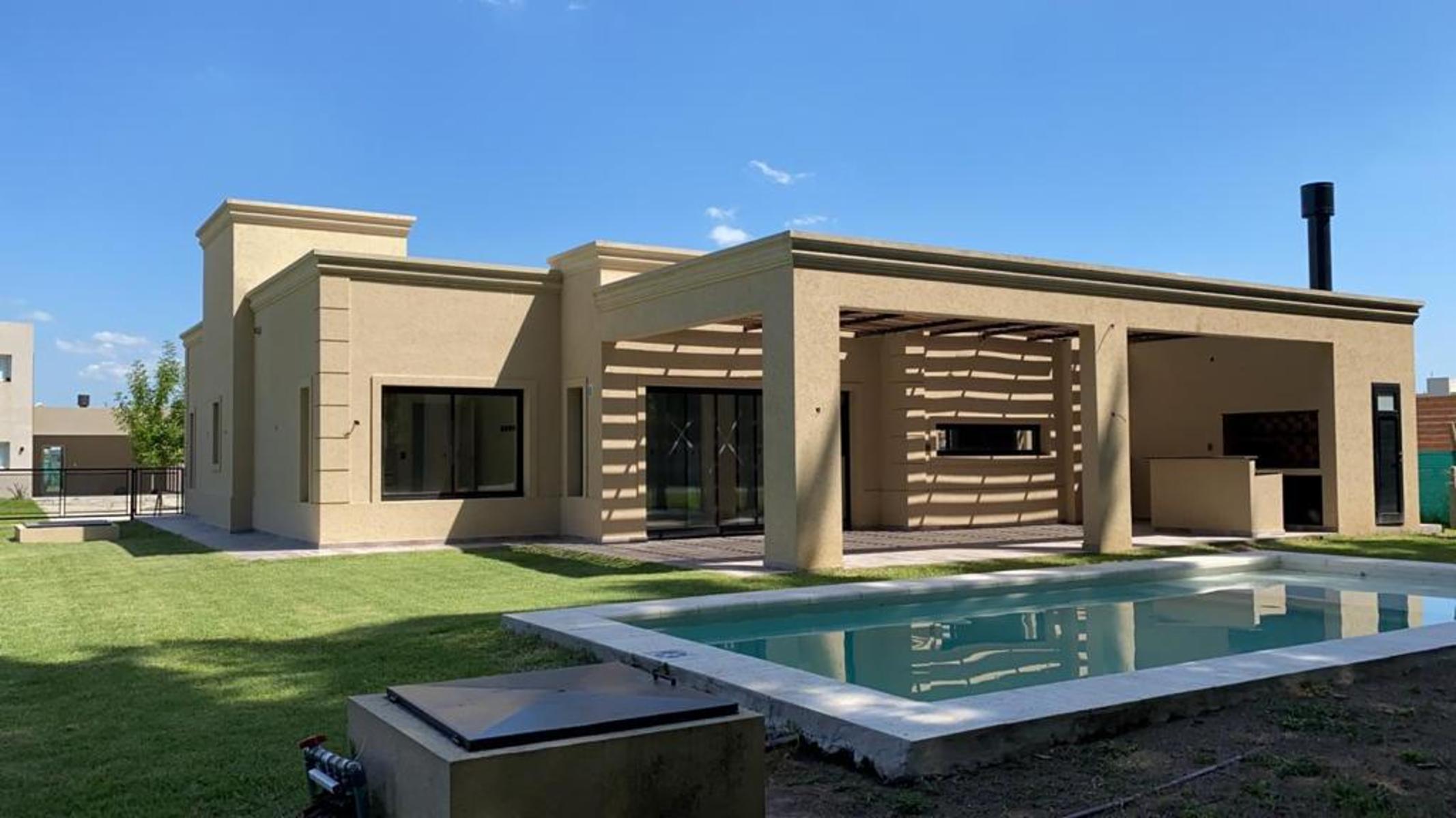 CASA EN COUNTRY CANNING