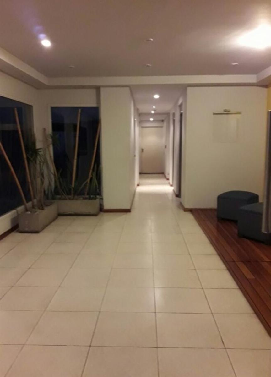 Departamento monoambiente con cochera en Morón