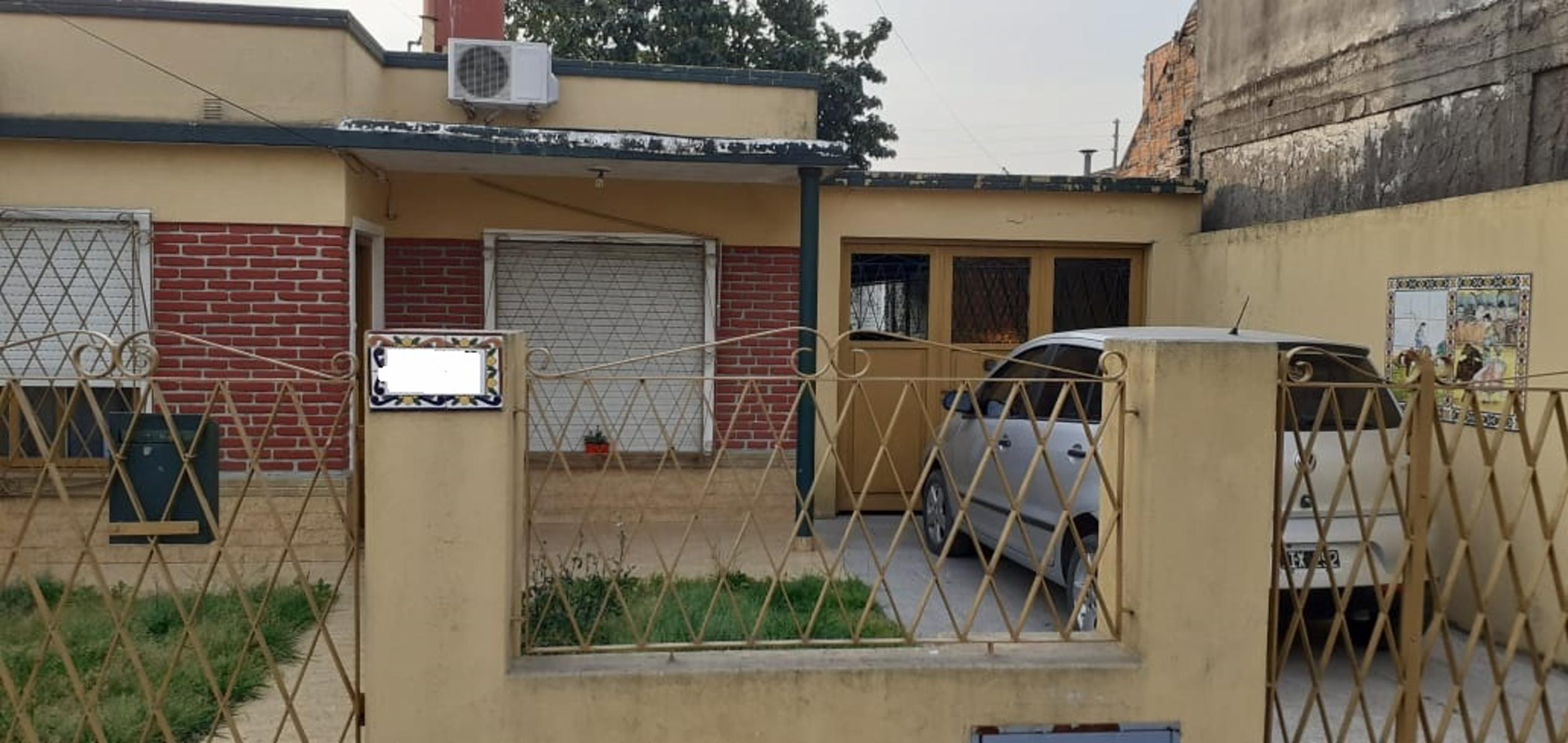 VICENTE LOPEZ al 2600 · Morón — foto 24