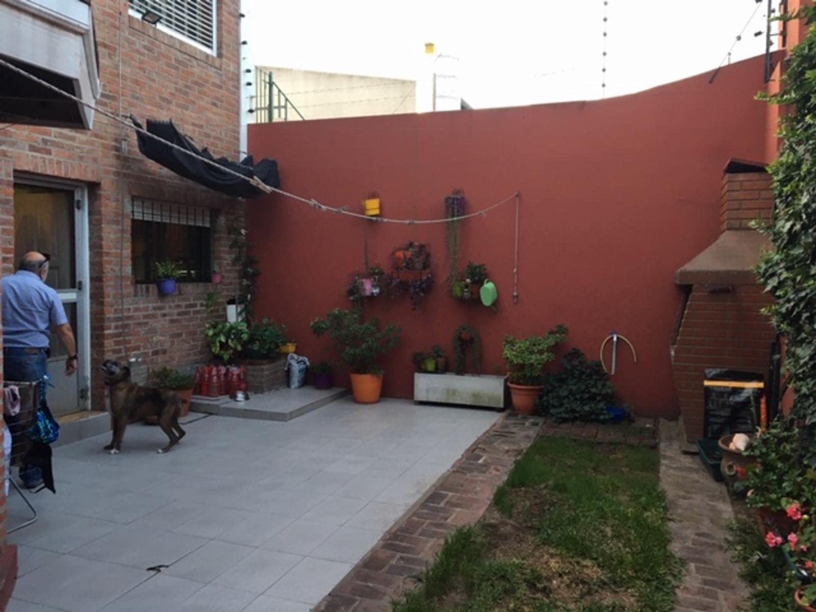 Brown 1346 · Quilmes — foto 3